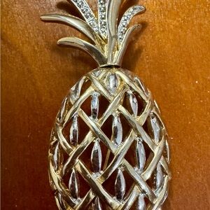 Vintage pineapple brooch